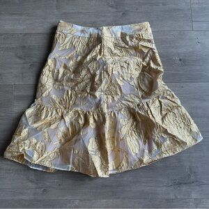 EUC Glamorous (Urban Outfitters) gold floral skirt - size XS